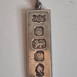 British Ingot 1977 Queenz Jubilee Sterling Silver Rectangular Pendant, 14.7 Gram
